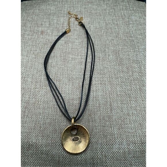 Vintage Lia Sophia Taos Goldtone Mother of Pearl Pendant Choker Necklace - Picture 4 of 8